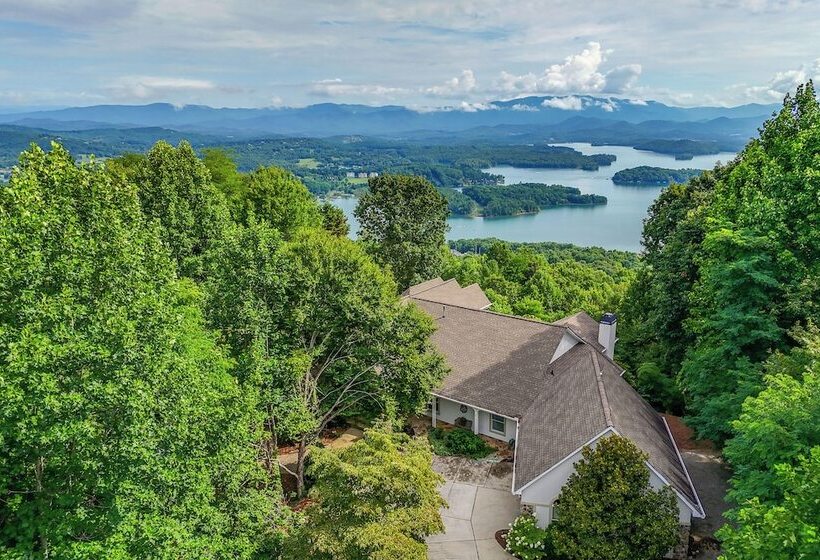Stunning Hiawassee Hideaway W/ Impeccable Views!