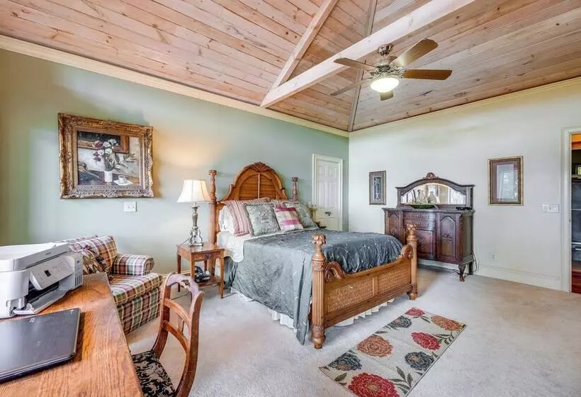 Stunning Hiawassee Hideaway W/ Impeccable Views!