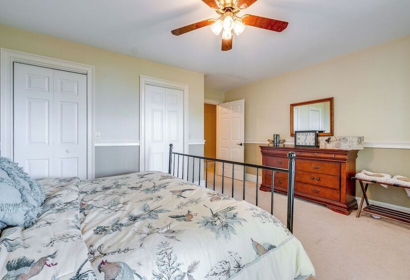 Stunning Hiawassee Hideaway W/ Impeccable Views!