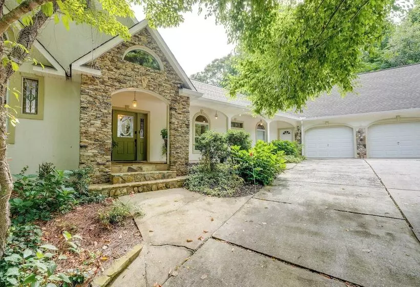 Stunning Hiawassee Hideaway W/ Impeccable Views!