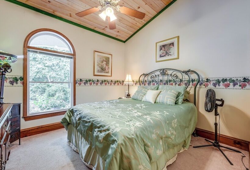 Stunning Hiawassee Hideaway W/ Impeccable Views!