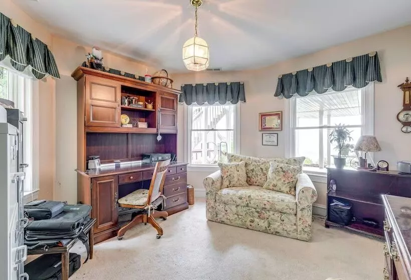 Stunning Hiawassee Hideaway W/ Impeccable Views!