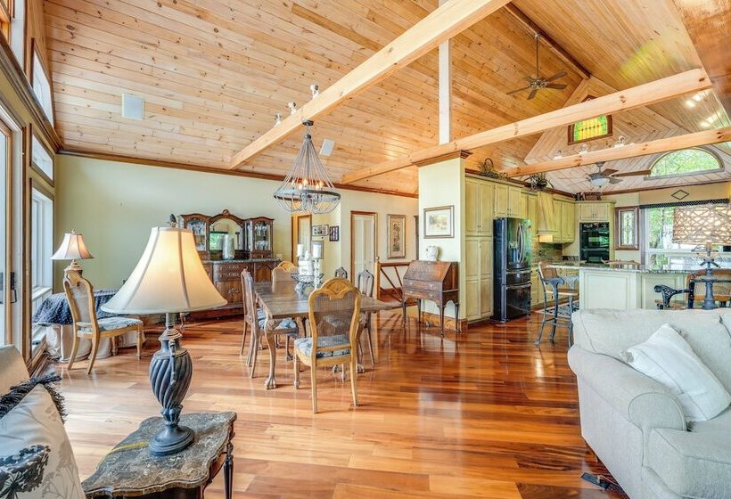 Stunning Hiawassee Hideaway W/ Impeccable Views!