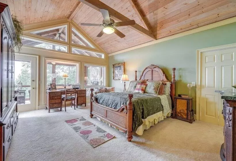 Stunning Hiawassee Hideaway W/ Impeccable Views!