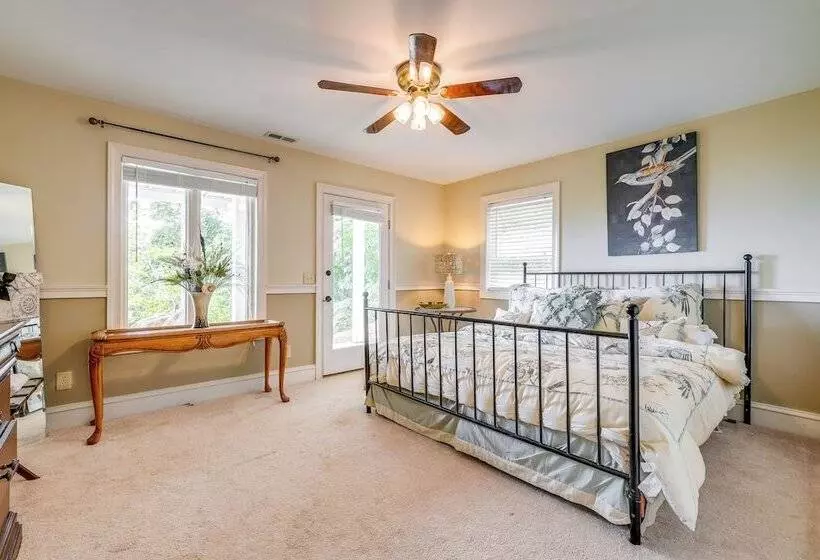 Stunning Hiawassee Hideaway W/ Impeccable Views!