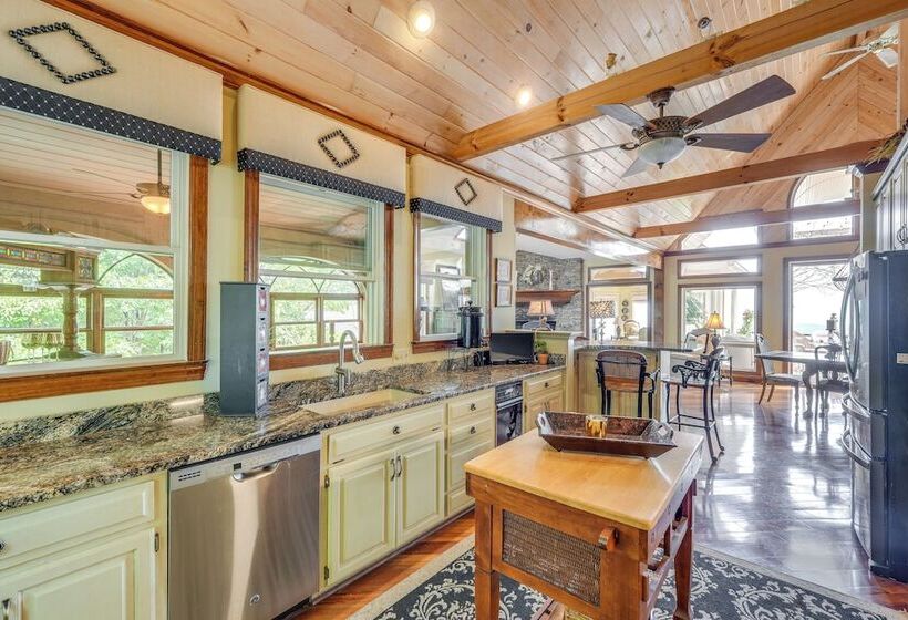 Stunning Hiawassee Hideaway W/ Impeccable Views!