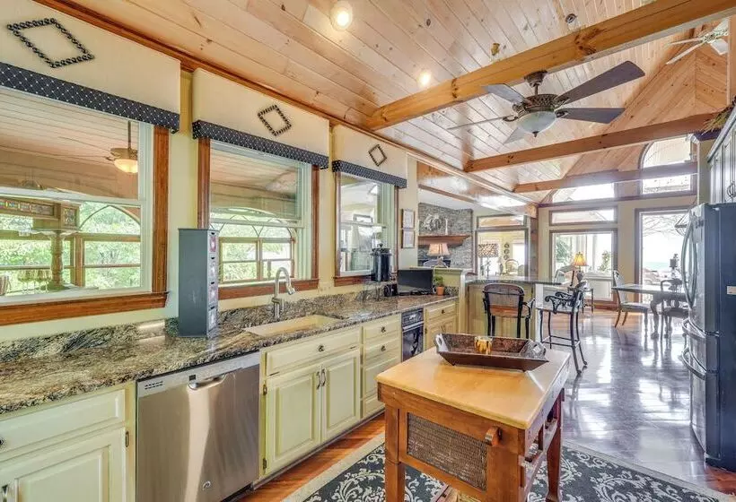 Stunning Hiawassee Hideaway W/ Impeccable Views!