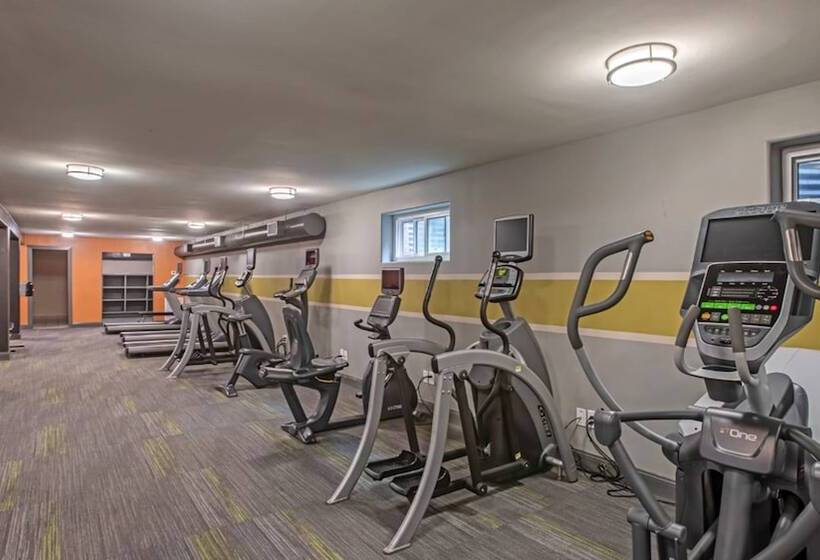 Landing At The Brookwood Apartments