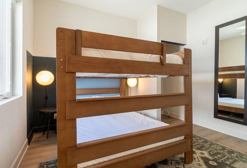 The Conway Modern Music City Penthouse Sleeps 24