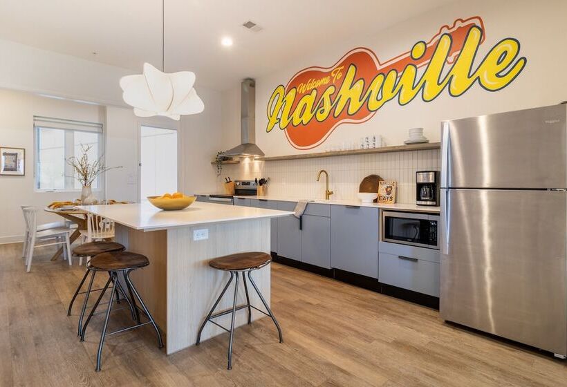 The Conway Modern Music City Penthouse Sleeps 24