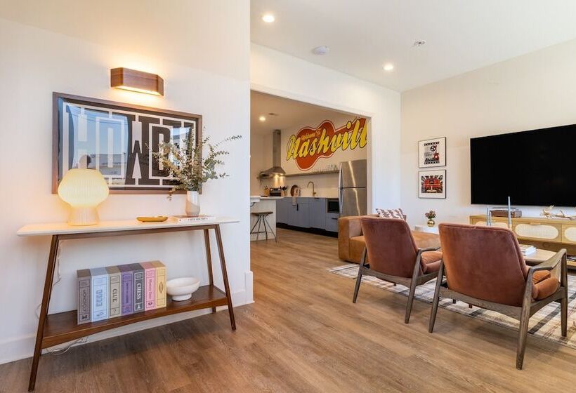 The Conway Modern Music City Penthouse Sleeps 24