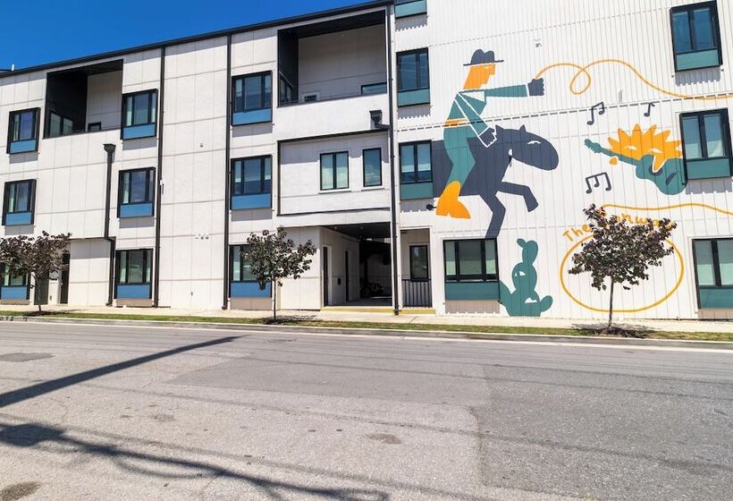 The Conway Modern Music City Penthouse Sleeps 24