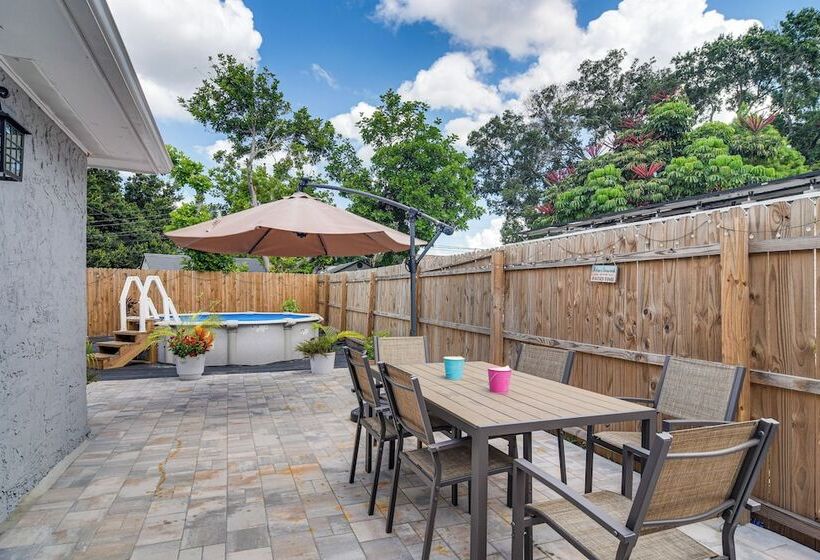 Updated Seminole Home W/ Pool   7 Mi To Beach!