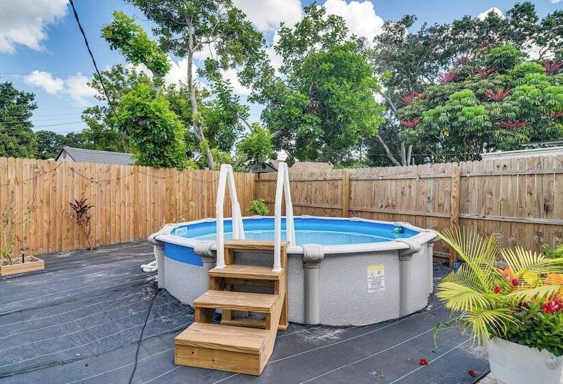 Updated Seminole Home W/ Pool   7 Mi To Beach!