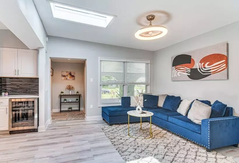 Updated Seminole Home W/ Pool   7 Mi To Beach!