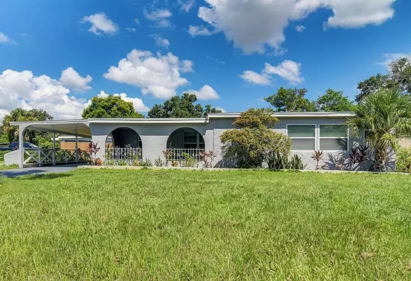 Updated Seminole Home W/ Pool   7 Mi To Beach!