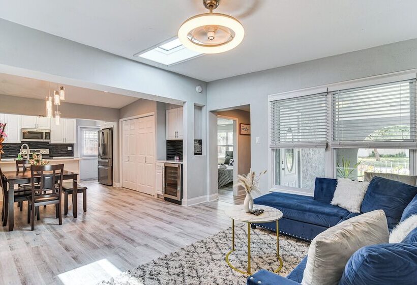 Updated Seminole Home W/ Pool   7 Mi To Beach!