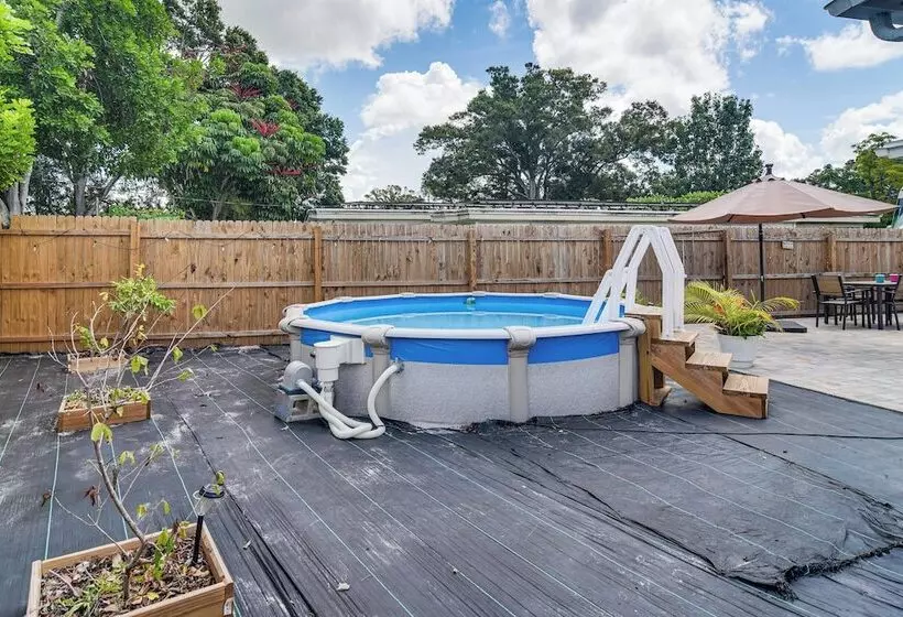 Updated Seminole Home W/ Pool   7 Mi To Beach!