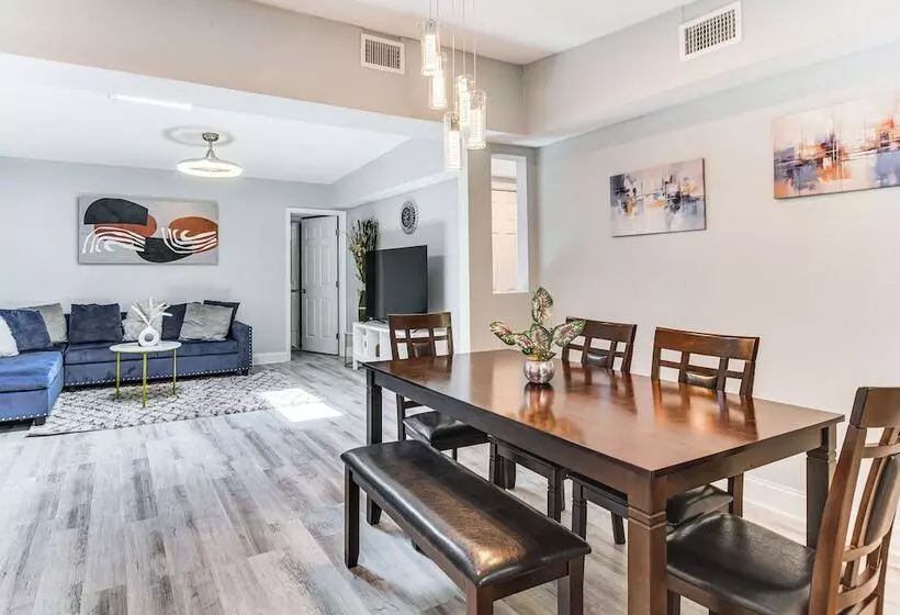 Updated Seminole Home W/ Pool   7 Mi To Beach!