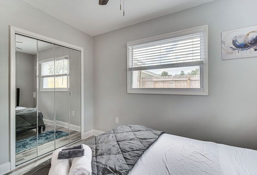 Updated Seminole Home W/ Pool   7 Mi To Beach!