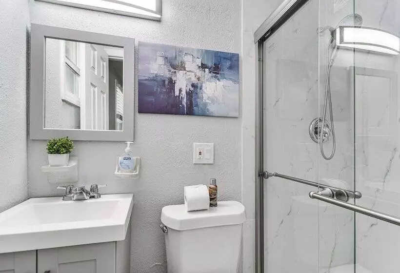 Updated Seminole Home W/ Pool   7 Mi To Beach!