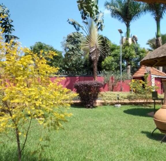 تختخواب و صبحانه Acacia Nest Jinja