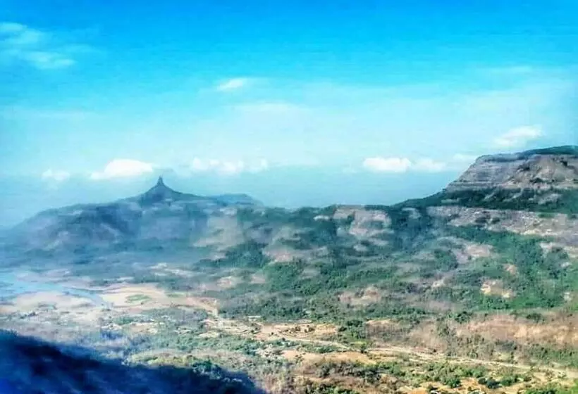 Aamiaismajoitus (B&B) The Bagicha Residency Matheran