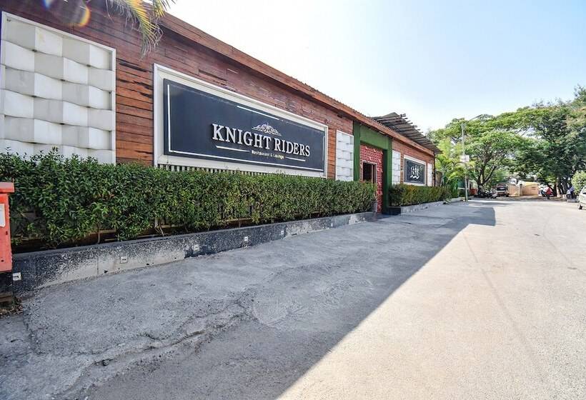 Fabhotel Red Velvet Inn & Suites