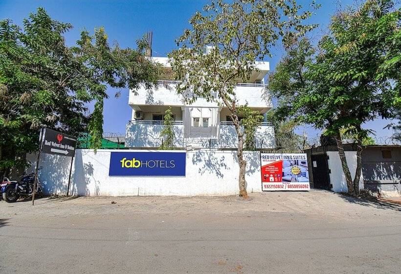 Fabhotel Red Velvet Inn & Suites