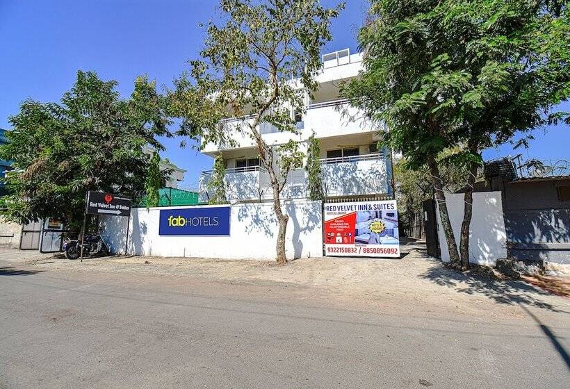 Fabhotel Red Velvet Inn & Suites