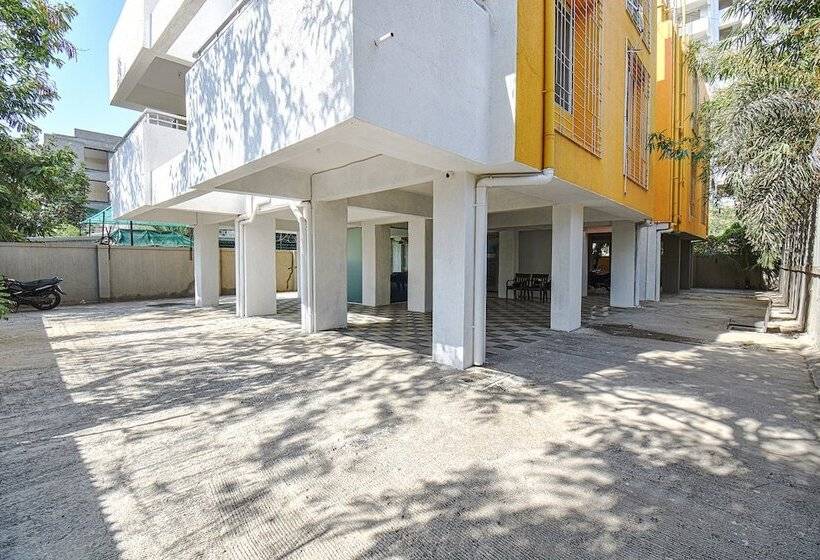 Fabhotel Red Velvet Inn & Suites