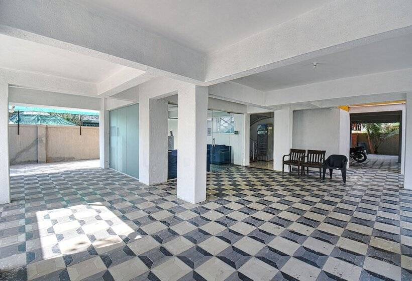 Fabhotel Red Velvet Inn & Suites