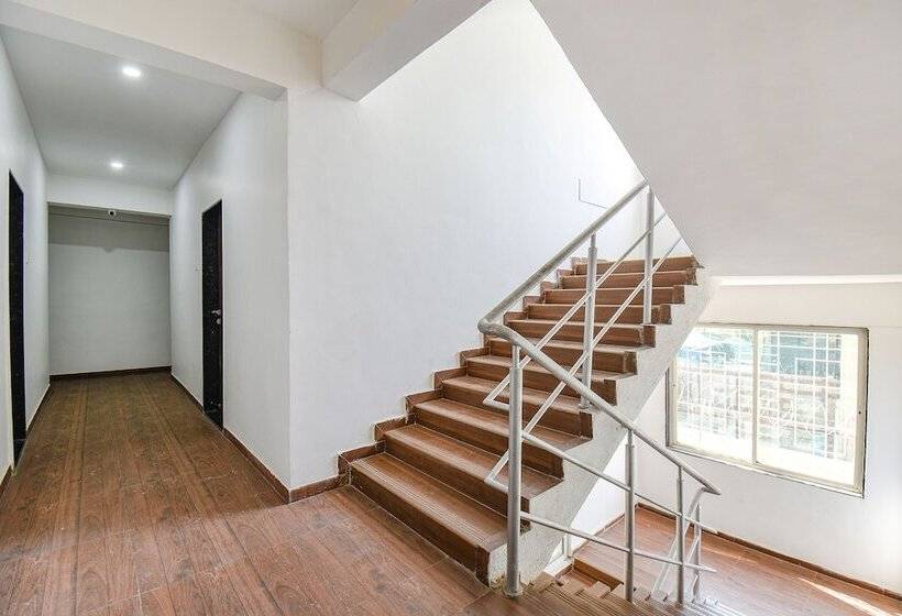 Fabhotel Red Velvet Inn & Suites