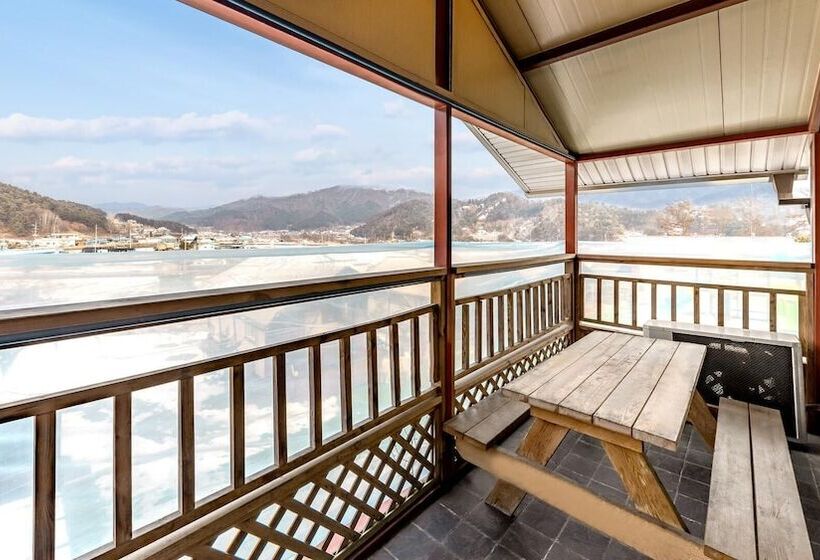 Gapyeong Walkingoncloud Pension & Glamping