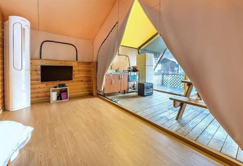 Gapyeong Walkingoncloud Pension & Glamping