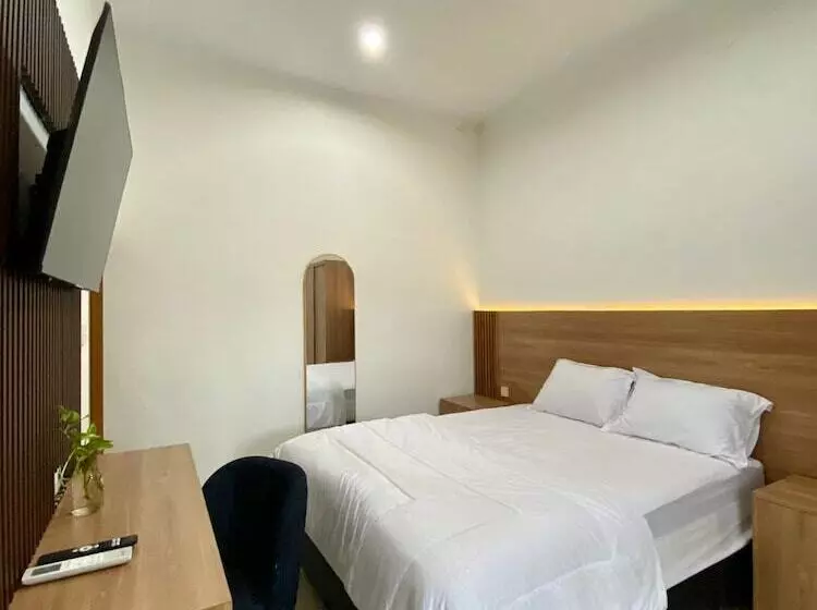 Hotel Aira Living