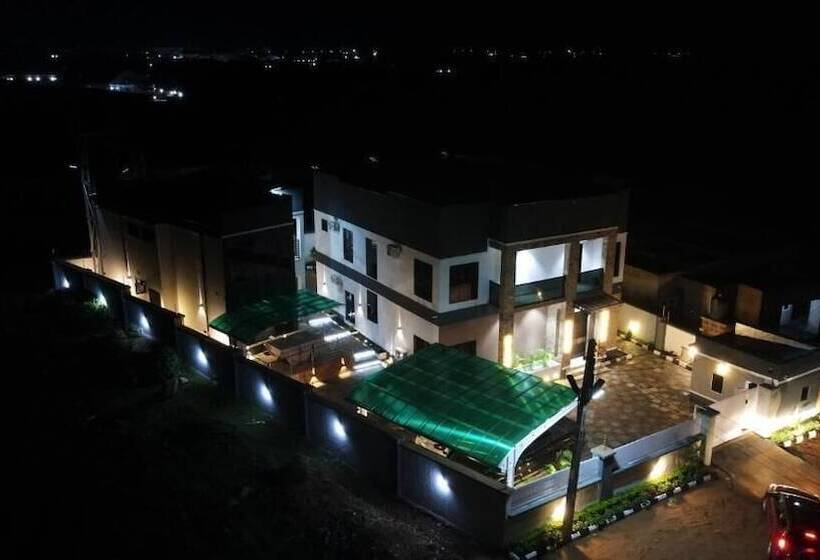 هتل And Luxury Apartment By Trips