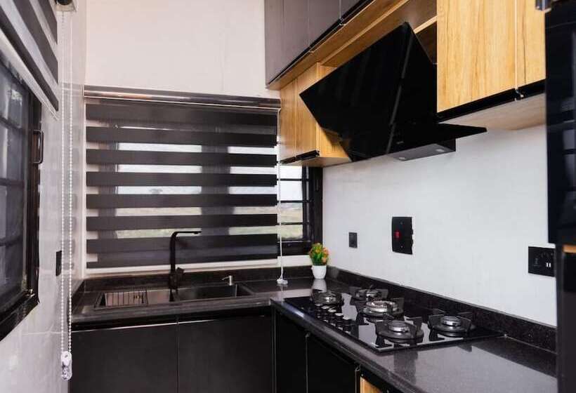 هتل And Luxury Apartment By Trips