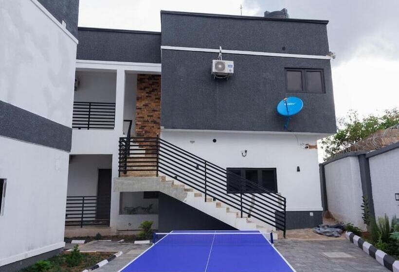 هتل And Luxury Apartment By Trips