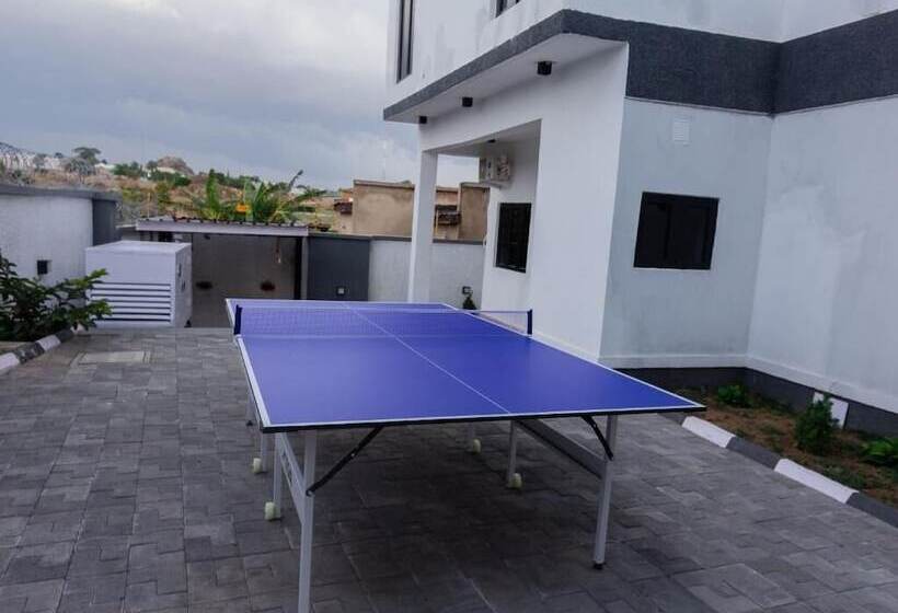 هتل And Luxury Apartment By Trips