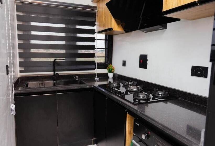 هتل And Luxury Apartment By Trips