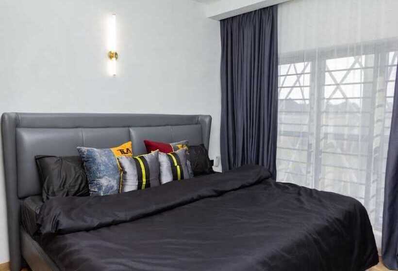 هتل And Luxury Apartment By Trips