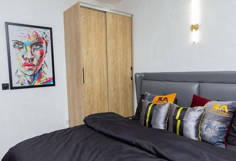 هتل And Luxury Apartment By Trips