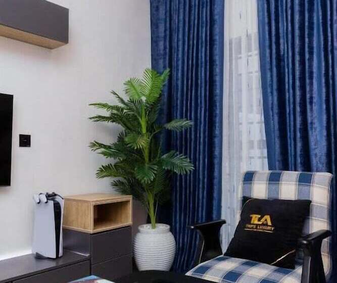 هتل And Luxury Apartment By Trips