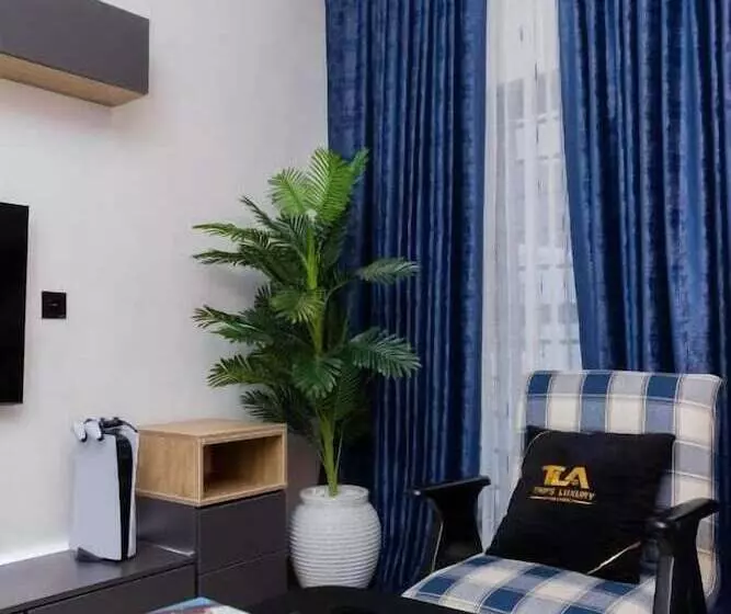 هتل And Luxury Apartment By Trips