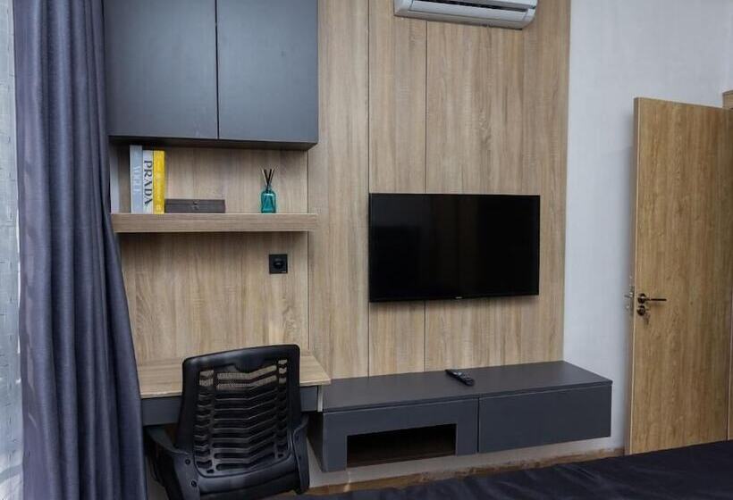 هتل And Luxury Apartment By Trips