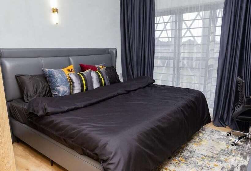 هتل And Luxury Apartment By Trips