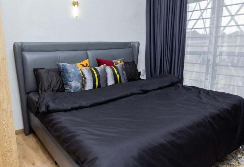 هتل And Luxury Apartment By Trips