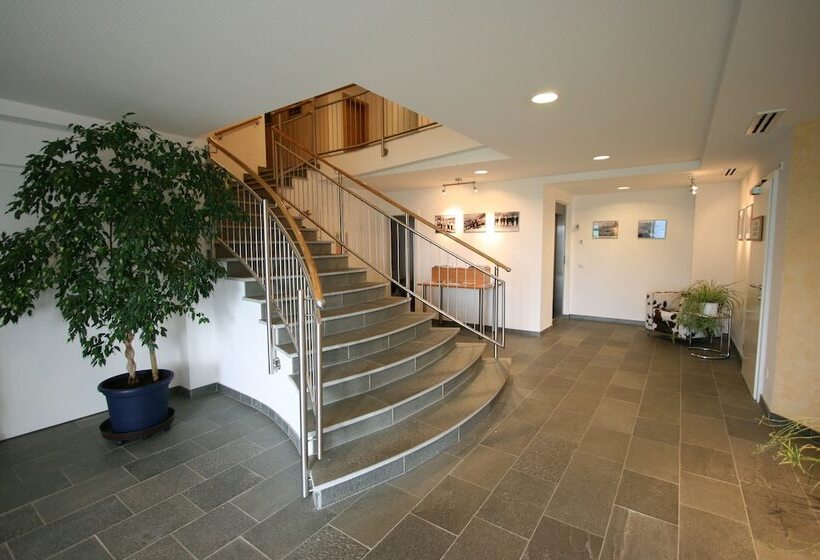 Отель Appartements Tritscher