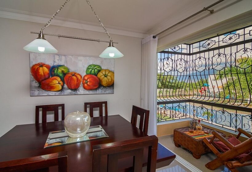 هتل Blanco Vacation Properties